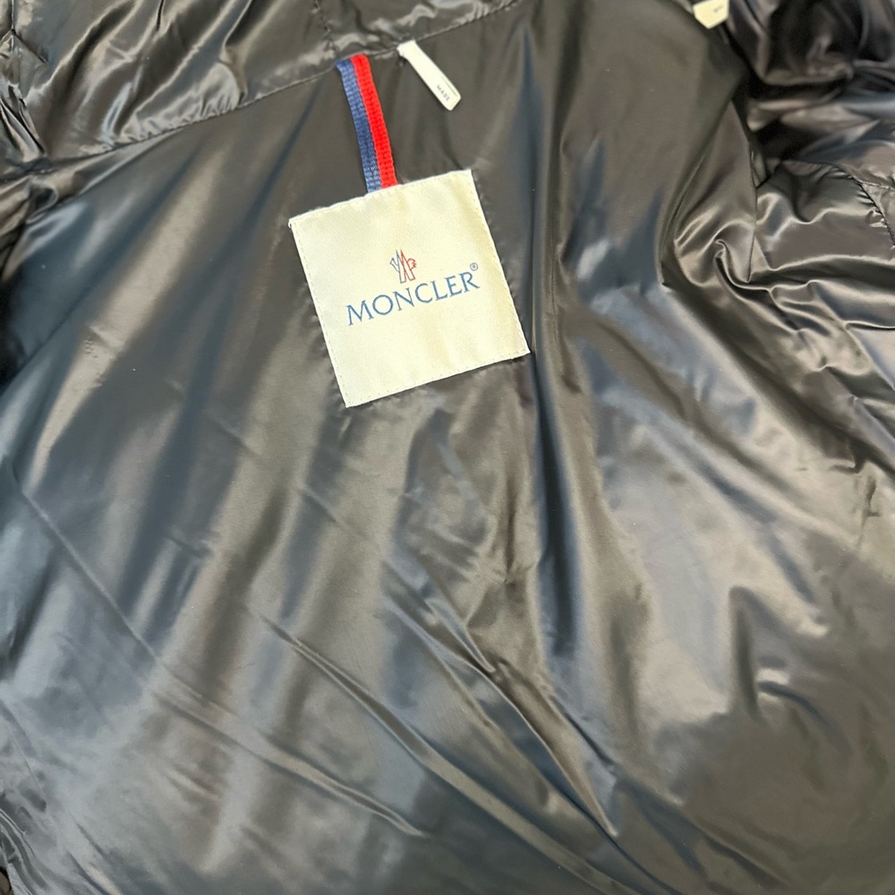 Moncler Oversized Puffer Jacket with Multicolor Fox Fur – Limited Edition 🤍 - Picture 6 of 8